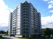 40 Parkcrest Dr. Remove & Replace sealant at window perimeters & A/C units. Localized glazing repairs. 